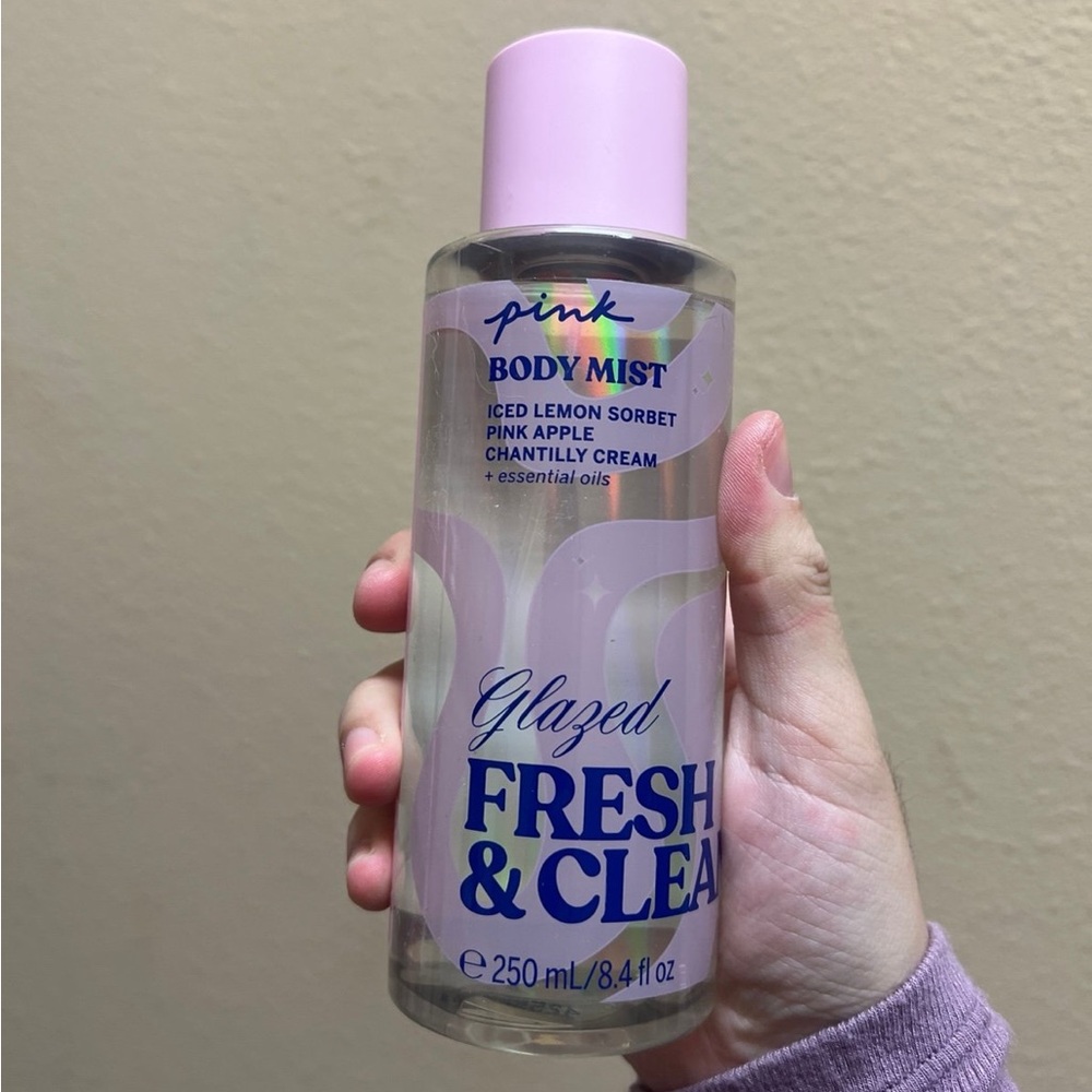 VICTORIA’S SECRET PINK GLAZED FRESH & CLEAN MIST SPRAY